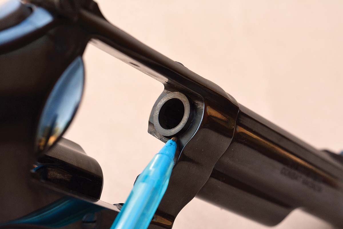 The barrel proper has been shortened and increased in diameter to prevent barrel splitting.